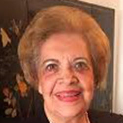 33 – Maria Teresa de Almeida Rosa Cárcomo Lobo